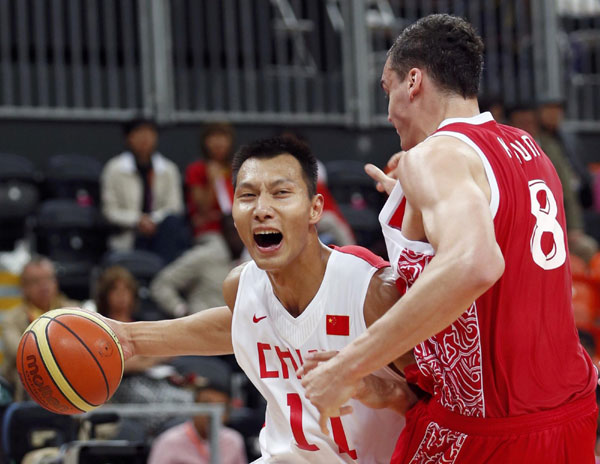 Men's basketball suffers 2nd loss after rout to Russia