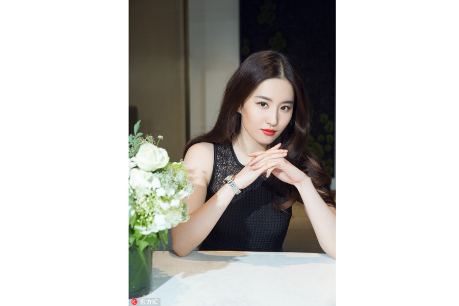 Fashion icon Liu Yifei poses for fashion magazine