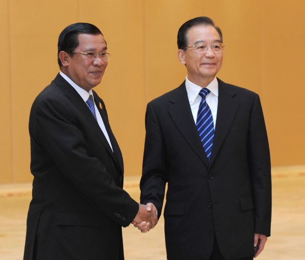 Chinese premier meets leaders of ASEAN nations