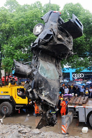 Death toll of viaduct collapse rises to 9