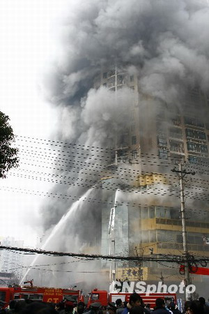 Wuhan downtown blaze put out, no death reported