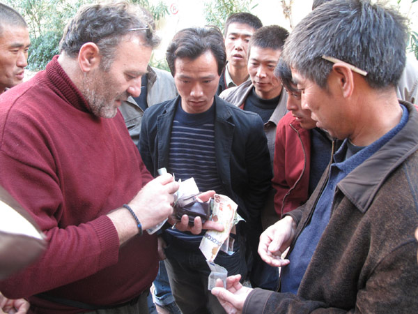 Over 500 Chinese evacuees to fly home from Greece