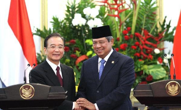 Wen urges closer economic, trade ties with Indonesia