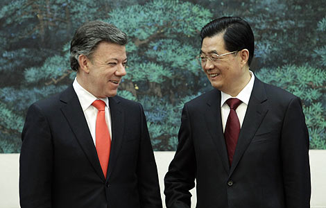 Hu vows to deepen China-Colombia ties