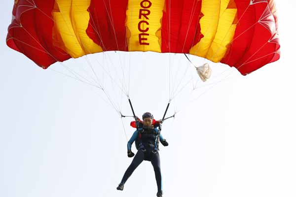 Parachuters grab 18 golds at 37th World Military Parachuting Championship