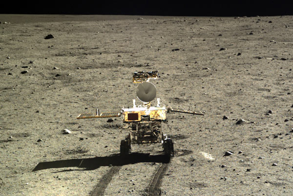 China's moon rover flexes muscles