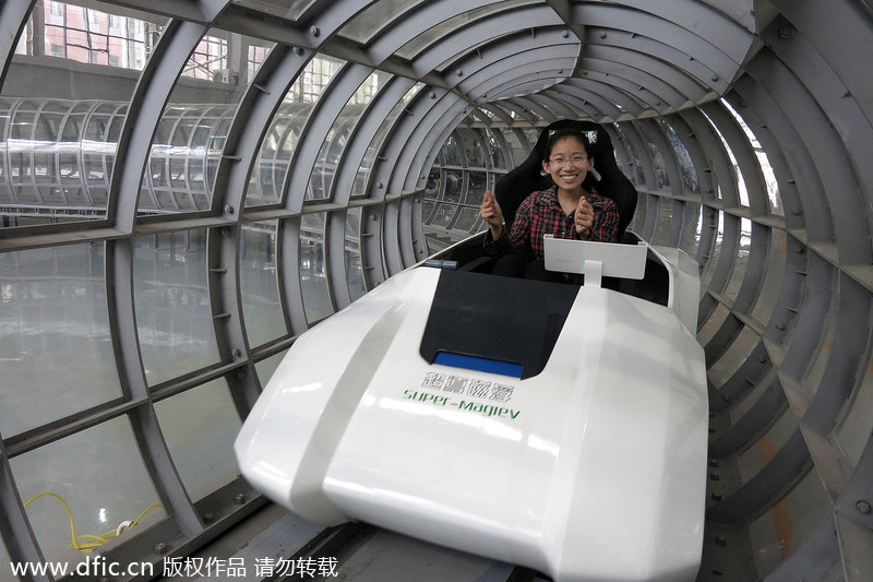 Manufacturer unveils Maglev vehicle in Chengdu