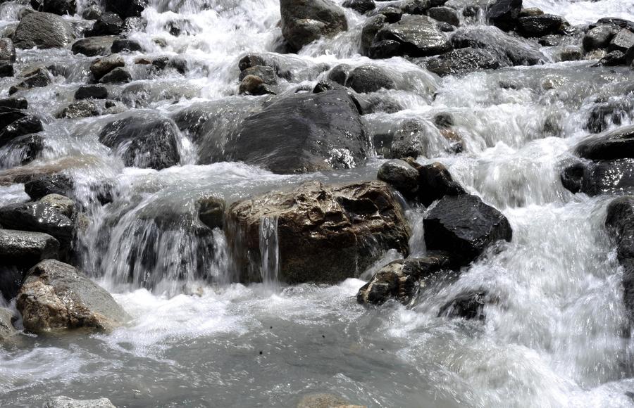 Plateau glaciers shrink 15 percent in 30 years