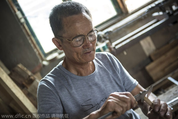 Chinese inventor gives life to wood