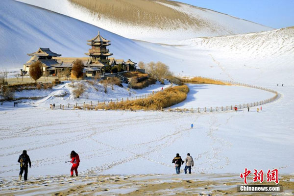 Dunhuang gets first snow in 2015