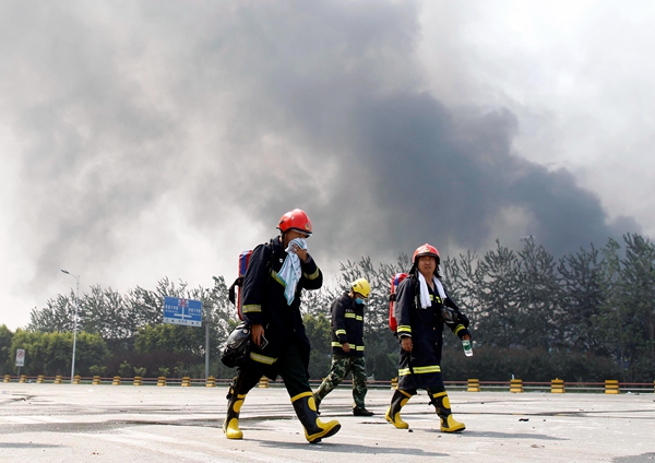 Harmful pollutants found near Tianjin site; outlets blocked