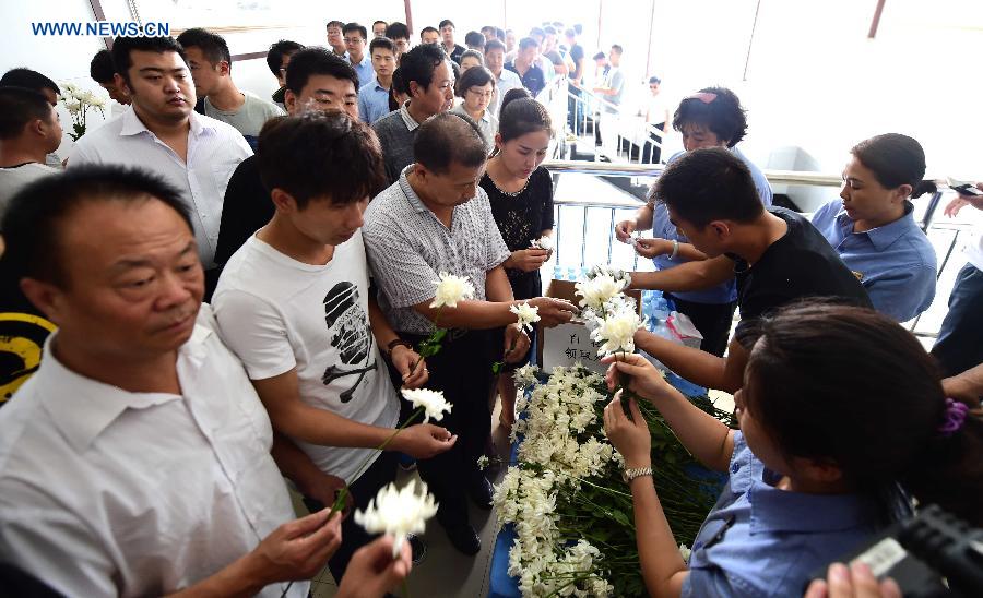 Farewell ceremony held for sacrificed firefighter in Tianjin blast