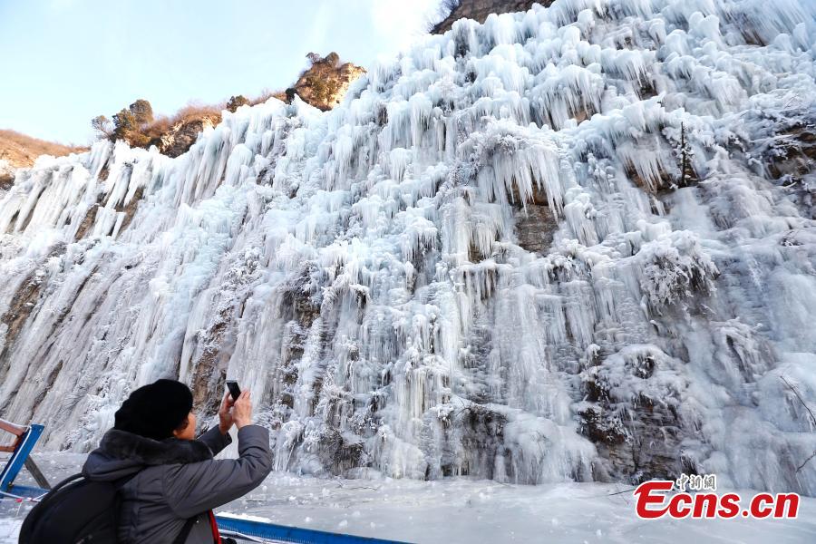 Amazing ice wonderland in Beijing