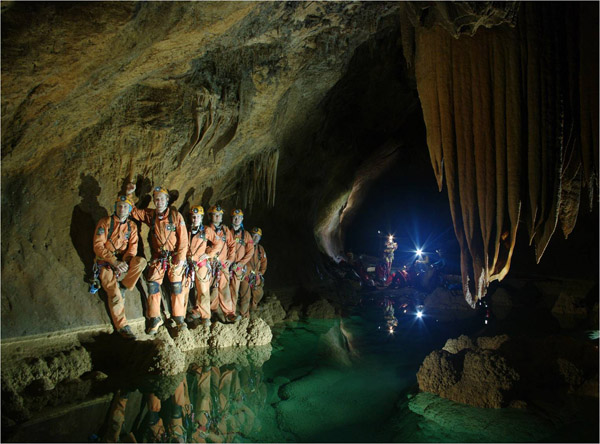 China's budding astronaut completes cave training in Italy