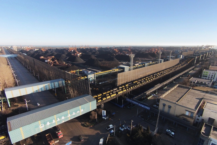 World's longest dust screen group being built in N China