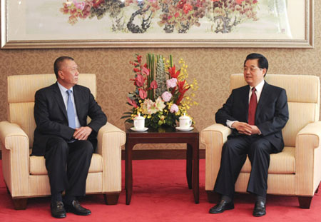 Fernando Chui sworn in as Macao's chief executive
