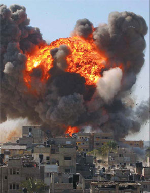 Israeli forces near central Gaza City