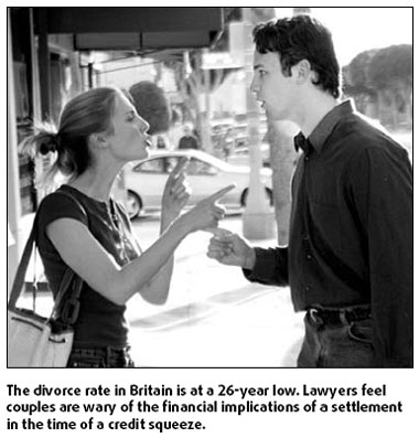 Credit crunch keeps couples from splitting