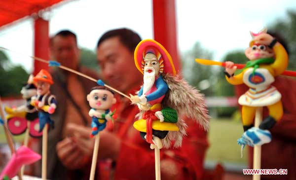 Intangible cultural heritages show at temple fair