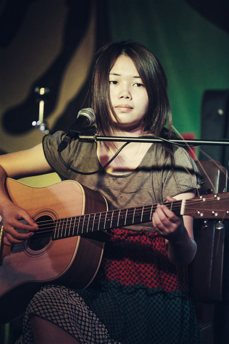 Seven popular young Chinese folk singers and their music