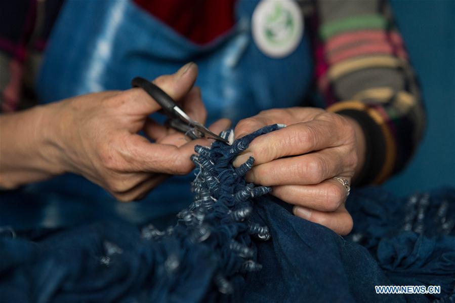 Tie-dyeing technique of Bai ethnic group in Yunnan
