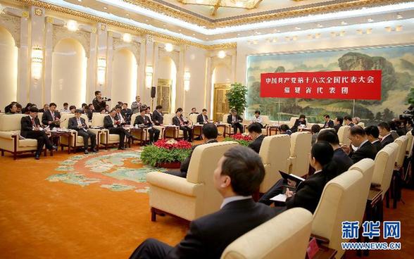 图：代表团分组讨论向媒体开放
