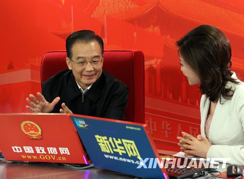 网评：温总理真情温暖亿万网民