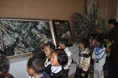 “不屈的脊梁”美术作品展走进汶川