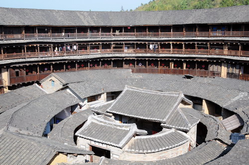 世界文化遗产永定土楼吸引大量海内外游客