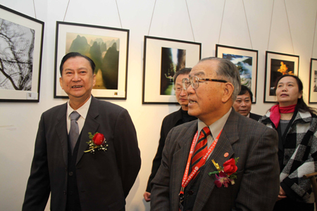 闽澳摄影展福州开幕共庆澳门回归祖国十周年