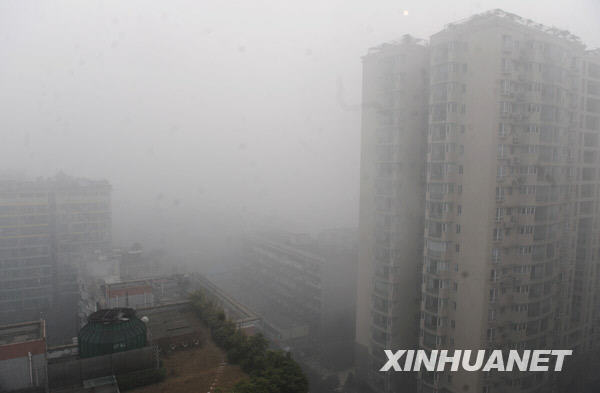 大雾笼罩成都