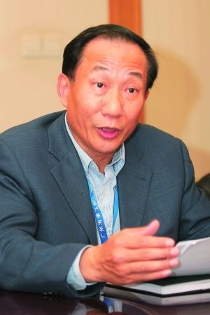 广州海事法院院长公费出国旅游被免后复出