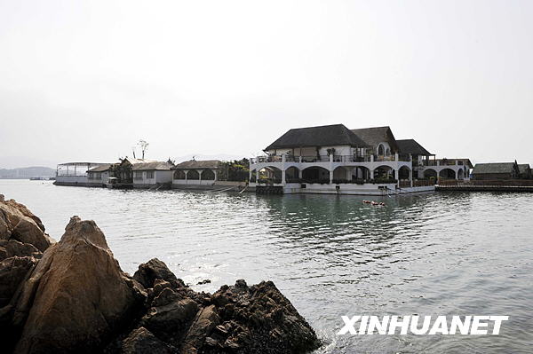深圳惊现“海上皇宫” 奢华会所竟是违章建筑