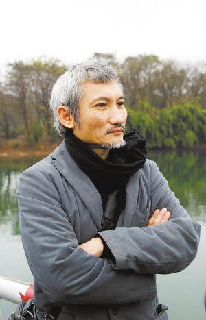 新武侠片鼻祖徐克神秘抵渝 瞄上大足石刻(图)