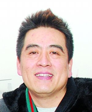 国内首例公开办婚礼同性恋者每天遭数十人围观