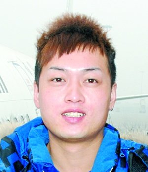 国内首例公开办婚礼同性恋者每天遭数十人围观