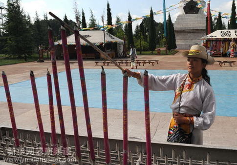 云南民族村 静候游客来