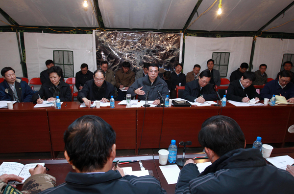 李克强在玉树地震灾区考察并主持召开灾后重建现场办公会