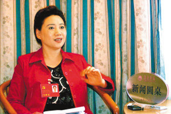 文强情人陈光明提前退休 曾被称为“重庆警界女杰”图