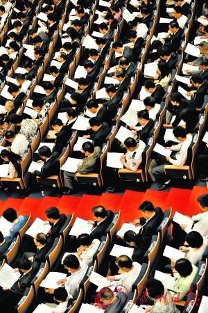 王荣:深圳要以杀出一条血路的勇气走出一条新路