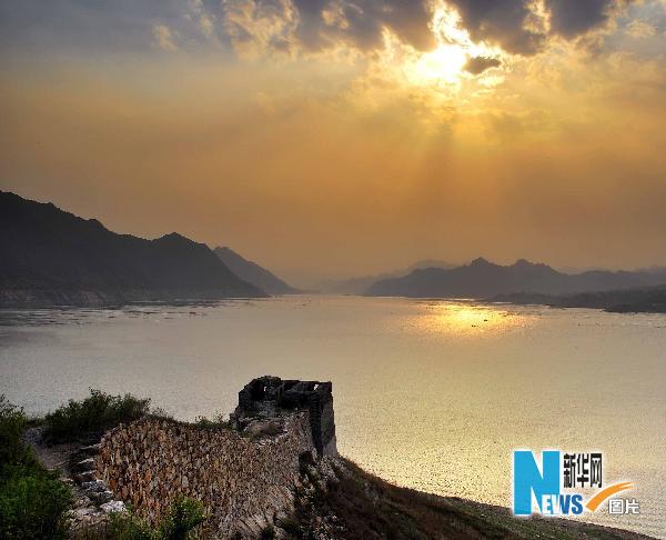 河北潘家口水库“水下长城”主体再次浮出水面(图)