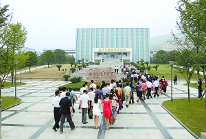 重庆市廉政教育基地探秘:文强痛哭张宗海痛悔(图)