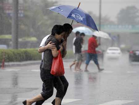 台风“灿都”给海南省带来连续降雨