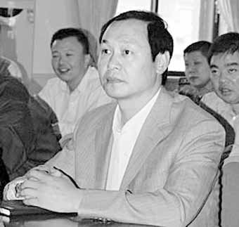 原温州瓯海区委书记谢再兴杀害情妇案今开庭