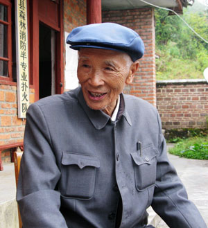 勤廉为民无止境 甘效春蚕吐尽丝