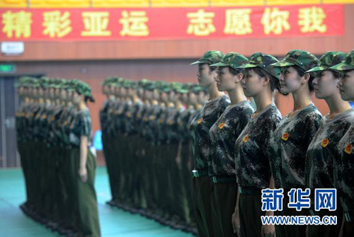 亚运美女礼仪专业志愿者