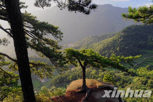 景色秀丽的大别山