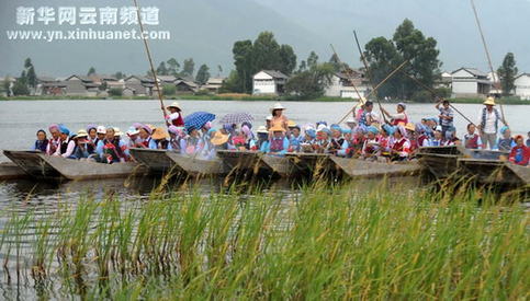 大理西湖祭本主 湖光山色映浓情