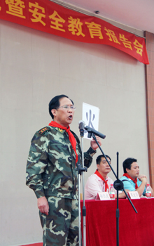 漯河两千余名小学生开学第一课学消防知识