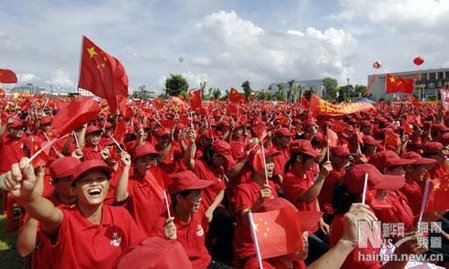 中国各地喜庆国庆:这一刻,我们同声祝福伟大祖国